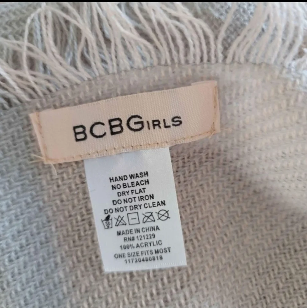 BCBG Girls plaid scarf NWOT